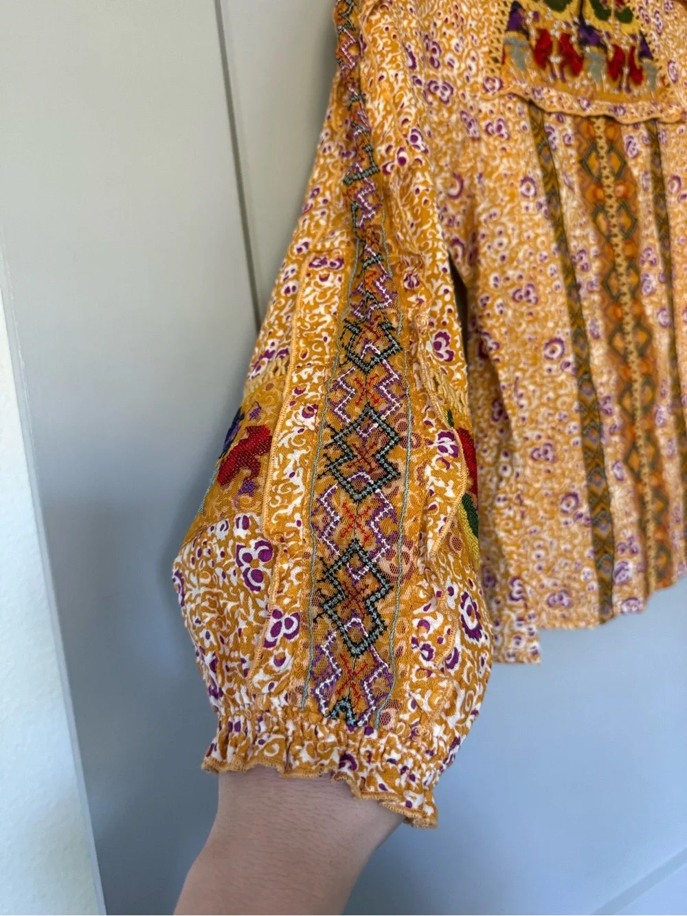 Anthropologie Maeve Embroidered Goldie Top Size 2